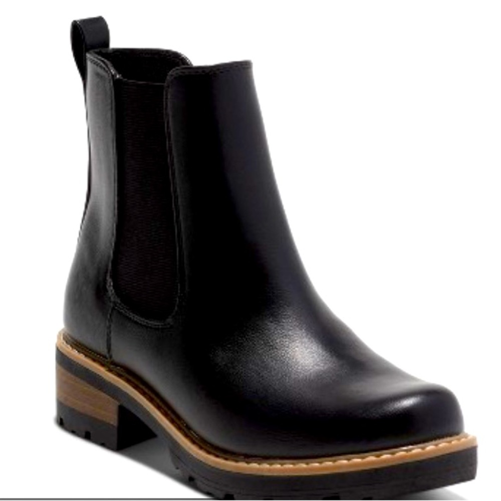 Universal Thread Celina Chelsea Boots